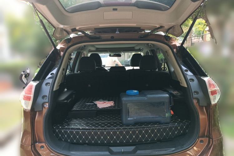 Used Nissan X-Trail 2014 2.0L CVT Smart Edition 2WD Trunk