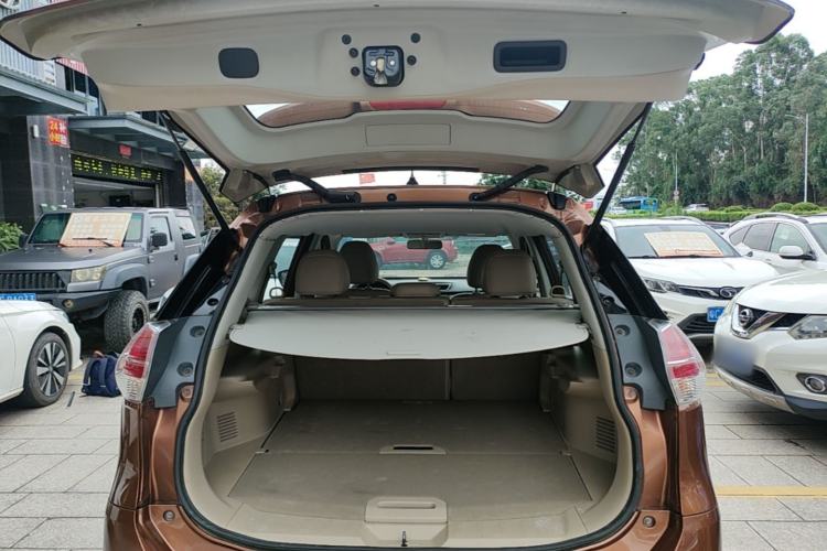 Used Nissan X-Trail 2014 2.0L CVT Comfort Edition 2WD Trunk