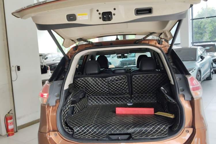 Used Nissan X-Trail 2014 2.0L CVT Smart Edition 2WD Trunk