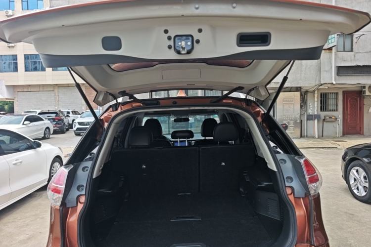 Used Nissan X-Trail 2014 2.0L CVT Smart Edition 2WD Trunk