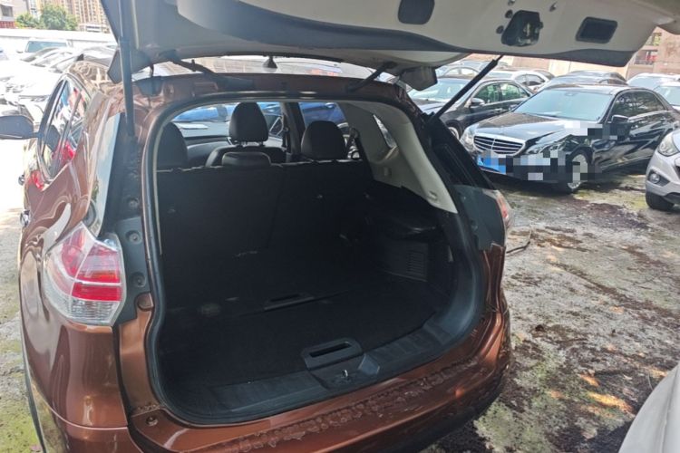 Used Nissan X-Trail 2014 2.0L CVT Comfort Edition 2WD Trunk