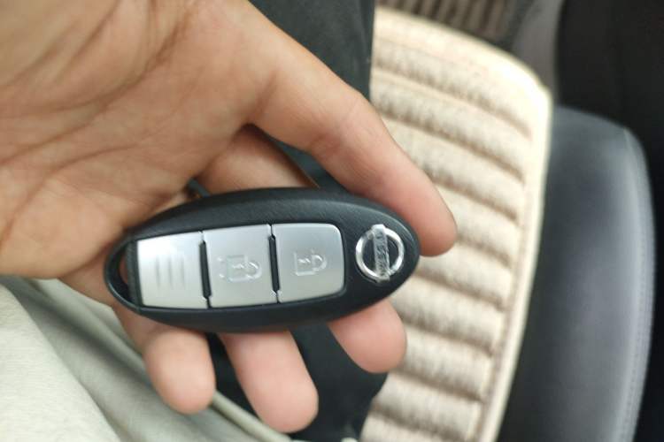 Used Nissan X-Trail 2014 2.0L CVT Comfort Edition 2WD Vehicle Key