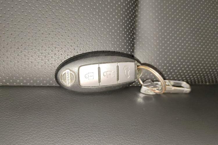Used Nissan X-Trail 2014 2.5L CVT Luxury Edition 4WD Vehicle Key