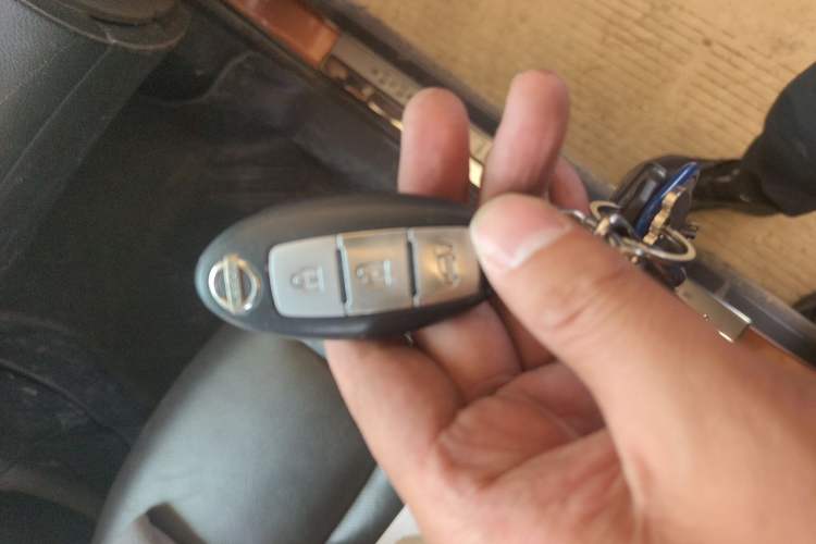 Used Nissan X-Trail 2014 2.5L CVT Ultimate Edition 4WD Vehicle Key