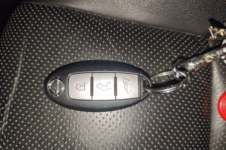 Used Nissan X-Trail 2014 2.5L CVT Luxury Edition 4WD Vehicle Key