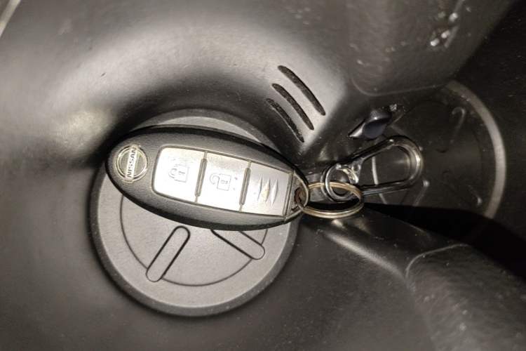 Used Nissan X-Trail 2014 2.5L CVT Leading Edition 4WD Vehicle Key