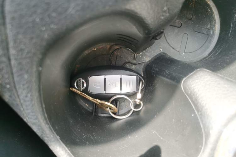Used Nissan X-Trail 2014 2.5L CVT Leading Edition 4WD Vehicle Key