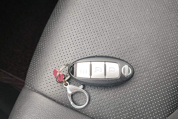 Used Nissan X-Trail 2014 2.0L CVT Comfort Edition 2WD Vehicle Key