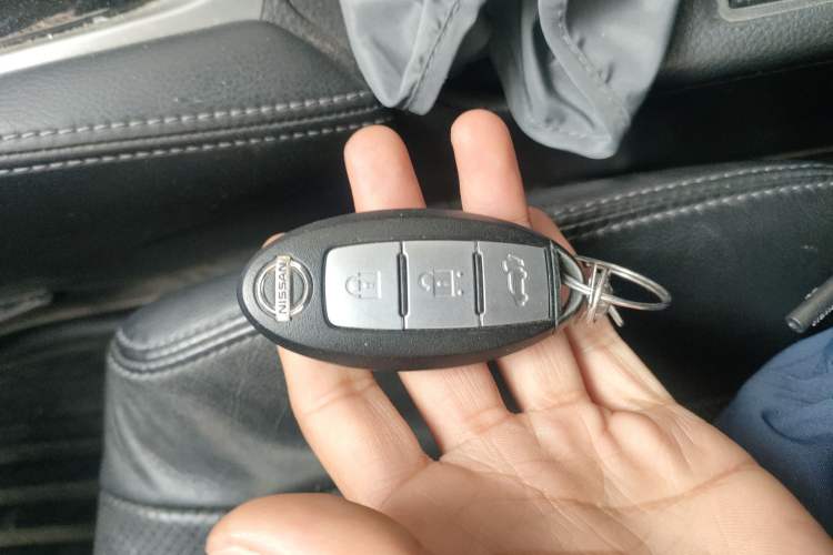 Used Nissan X-Trail 2014 2.5L CVT Luxury Edition 4WD Vehicle Key
