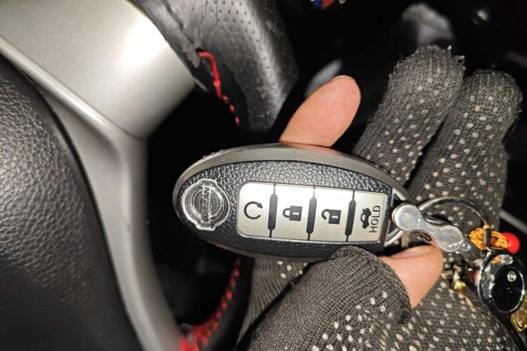 Used Nissan X-Trail 2014 2.0L CVT Comfort Edition 2WD Vehicle Key