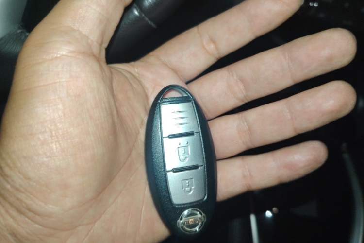 Used Nissan X-Trail 2014 2.5L CVT Leading Edition 4WD Vehicle Key