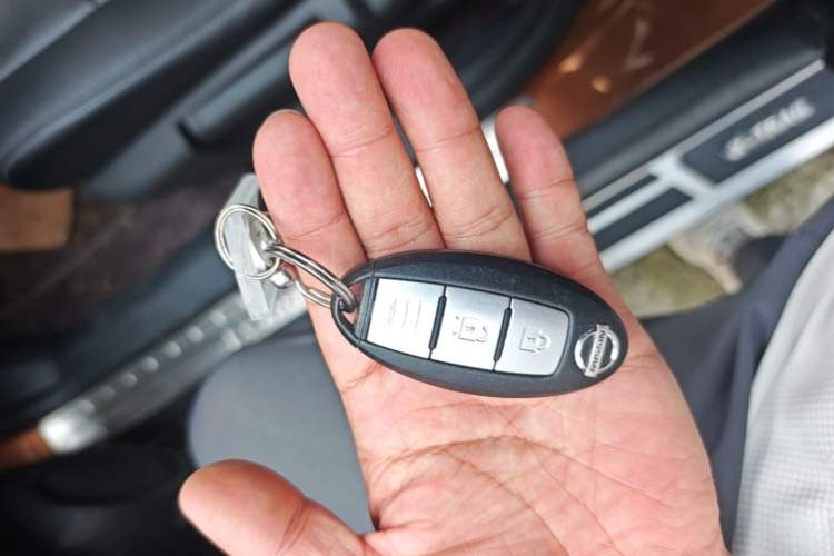 Used Nissan X-Trail 2014 2.0L CVT Comfort Edition 2WD Vehicle Key