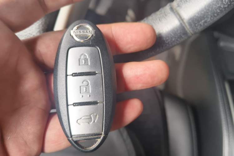 Used Nissan X-Trail 2014 2.5L CVT Luxury Edition 4WD Vehicle Key