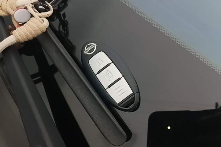 Used Nissan X-Trail 2014 2.0L CVT Comfort Edition 2WD Vehicle Key