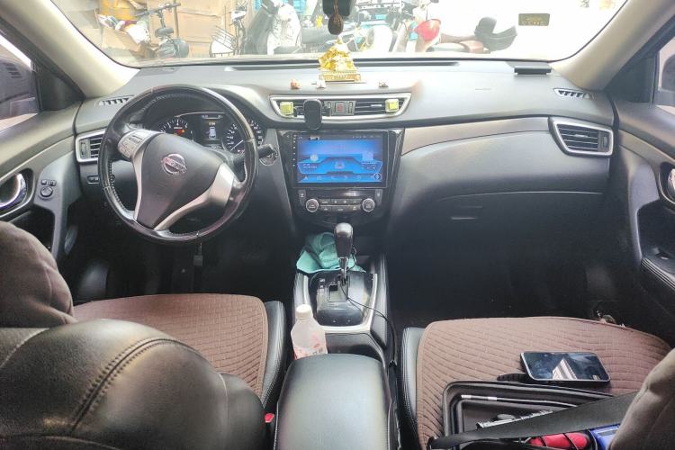 Used Nissan X-Trail 2015 2.0L CVT Comfort MAX Edition 2WD Center Console