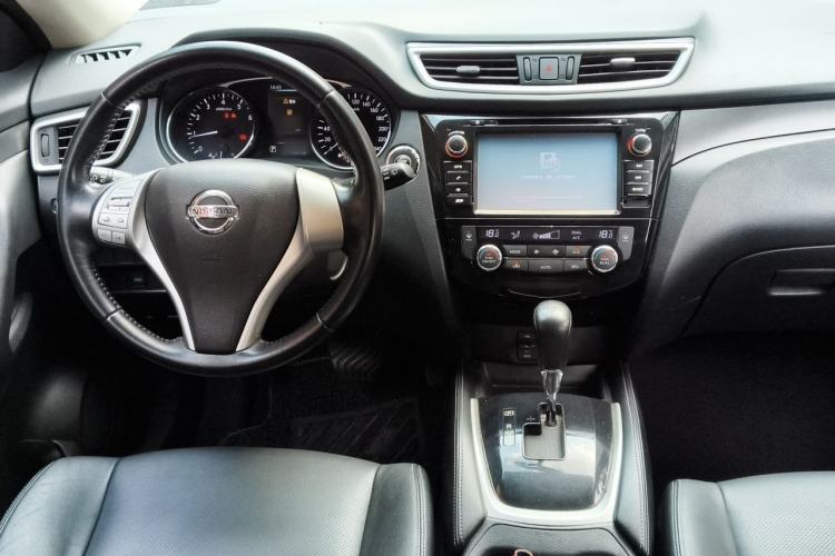 Used Nissan X-Trail 2015 2.0L CVT Comfort MAX Edition 2WD Center Console