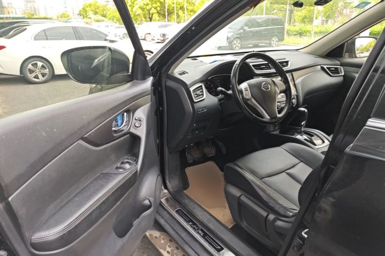 Used Nissan X-Trail 2015 2.0L CVT Comfort MAX Edition 2WD Driver Seat