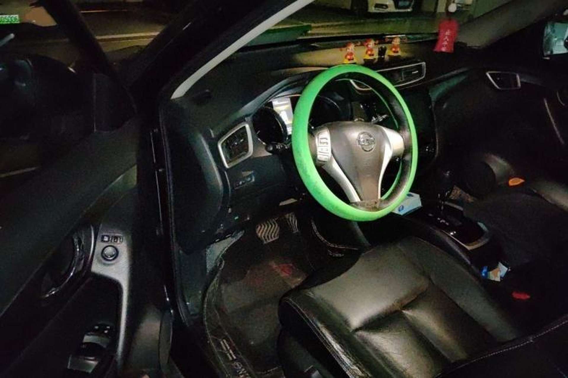 Used Nissan X-Trail 2015 2.0L CVT Comfort MAX Edition 2WD Driver Seat