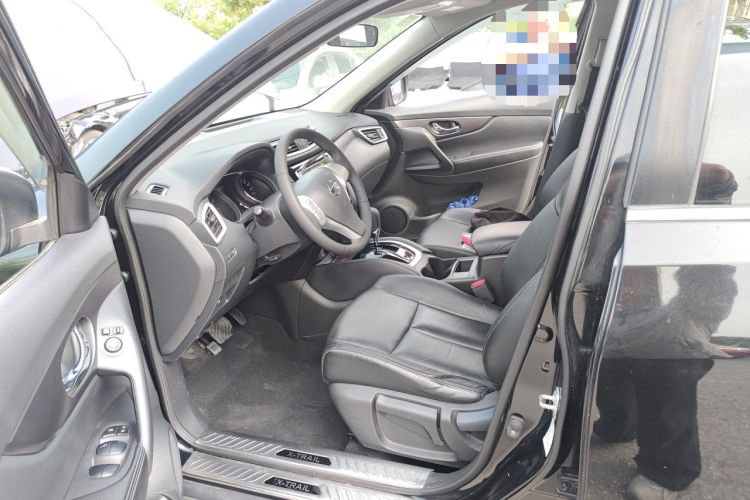 Used Nissan X-Trail 2015 2.0L CVT Comfort MAX Edition 2WD Driver Seat