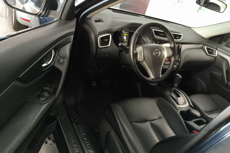 Used Nissan X-Trail 2015 2.0L CVT Comfort MAX Edition 2WD Driver Seat
