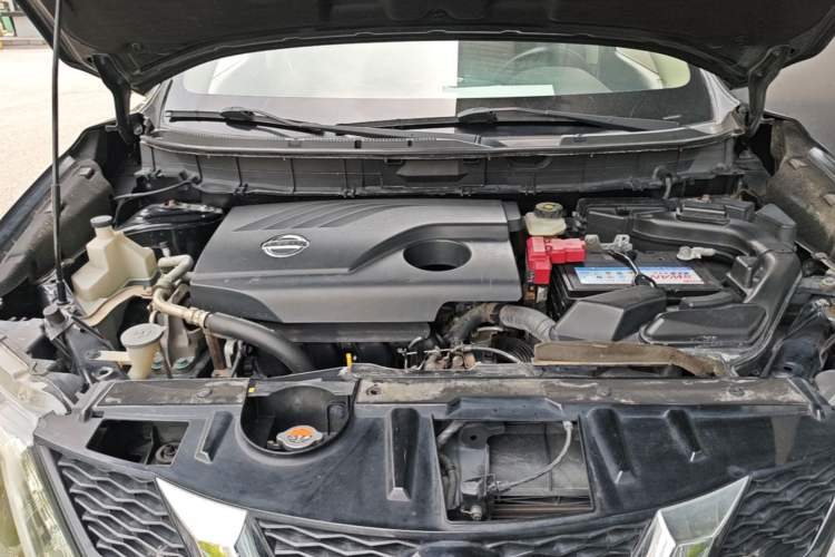 Used Nissan X-Trail 2015 2.0L CVT Comfort MAX Edition 2WD Engine Bay