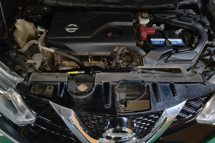 Used Nissan X-Trail 2015 2.0L CVT Comfort MAX Edition 2WD Engine Bay