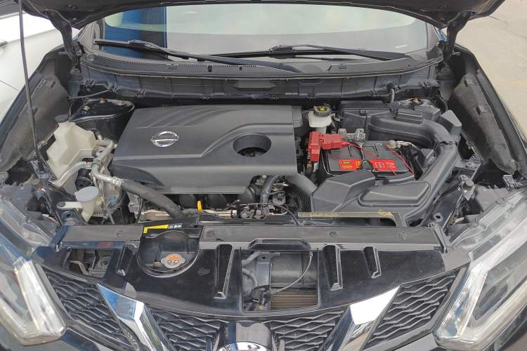 Used Nissan X-Trail 2015 2.0L CVT Comfort MAX Edition 2WD Engine Bay