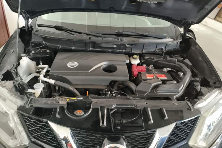 Used Nissan X-Trail 2015 2.0L CVT Comfort MAX Edition 2WD Engine Bay