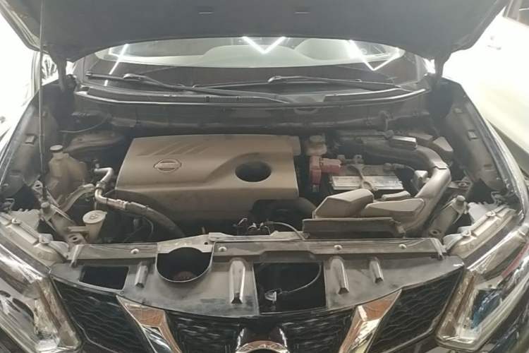 Used Nissan X-Trail 2015 2.0L CVT Comfort MAX Edition 2WD Engine Bay