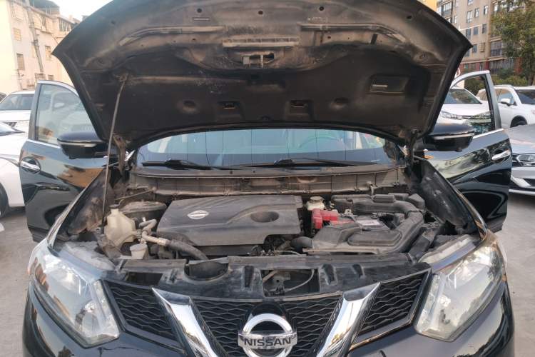 Used Nissan X-Trail 2015 2.0L CVT Comfort MAX Edition 2WD Engine Bay