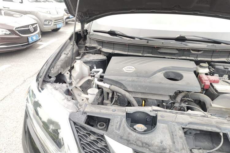 Used Nissan X-Trail 2015 2.0L CVT Comfort MAX Edition 2WD Engine Bay Right
