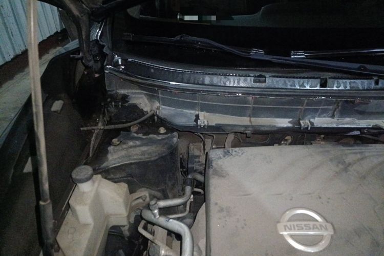 Used Nissan X-Trail 2015 2.0L CVT Comfort MAX Edition 2WD Engine Bay Right