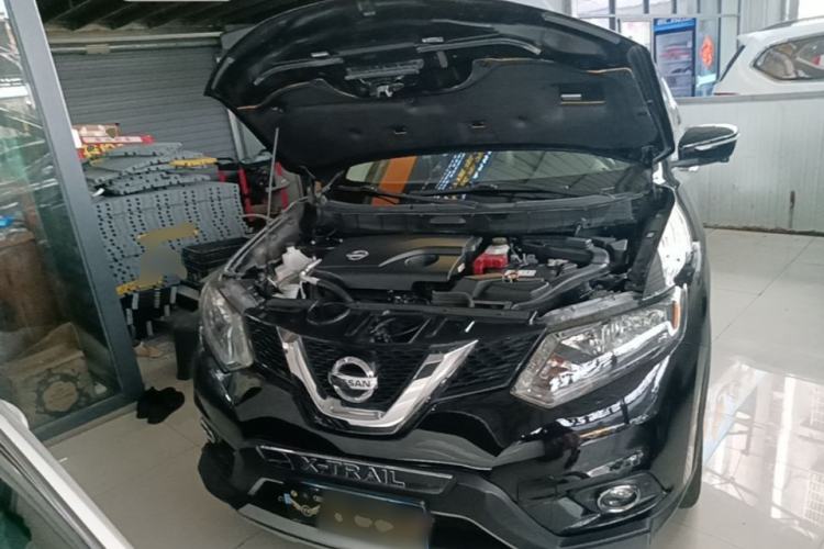 Used Nissan X-Trail 2015 2.0L CVT Comfort MAX Edition 2WD Engine Bay