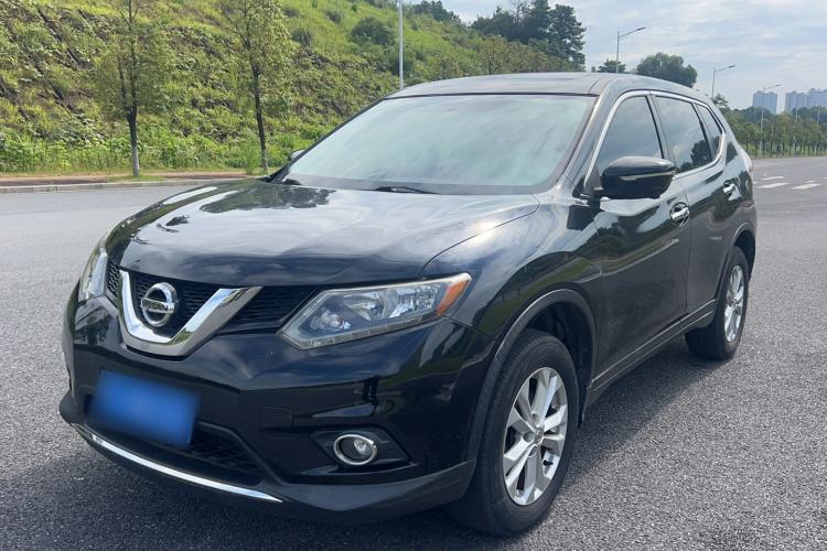 Used Nissan X-Trail 2015 2.0L CVT Comfort MAX Edition 2WD Exterior 1