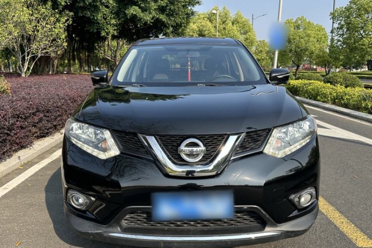 Used Nissan X-Trail 2015 2.0L CVT Comfort MAX Edition 2WD Exterior 1