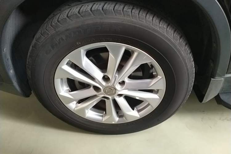 Used Nissan X-Trail 2015 2.0L CVT Comfort MAX Edition 2WD Exterior 1