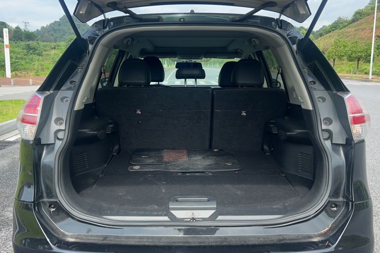 Used Nissan X-Trail 2015 2.0L CVT Comfort MAX Edition 2WD Exterior 10