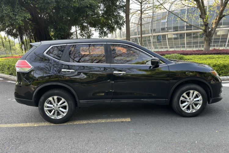 Used Nissan X-Trail 2015 2.0L CVT Comfort MAX Edition 2WD Exterior 3