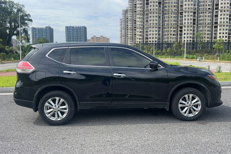 Used Nissan X-Trail 2015 2.0L CVT Comfort MAX Edition 2WD Exterior 4