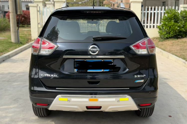 Used Nissan X-Trail 2015 2.0L CVT Comfort MAX Edition 2WD Exterior 4