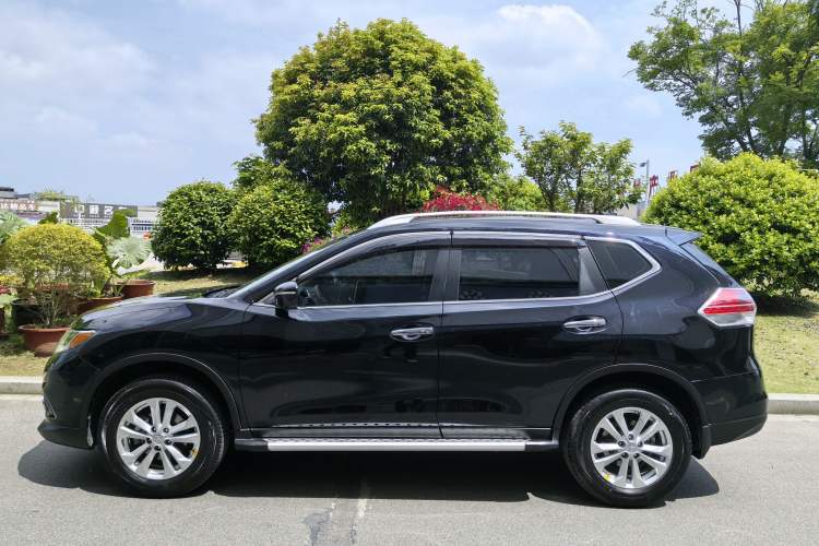 Used Nissan X-Trail 2015 2.0L CVT Comfort MAX Edition 2WD Exterior 5