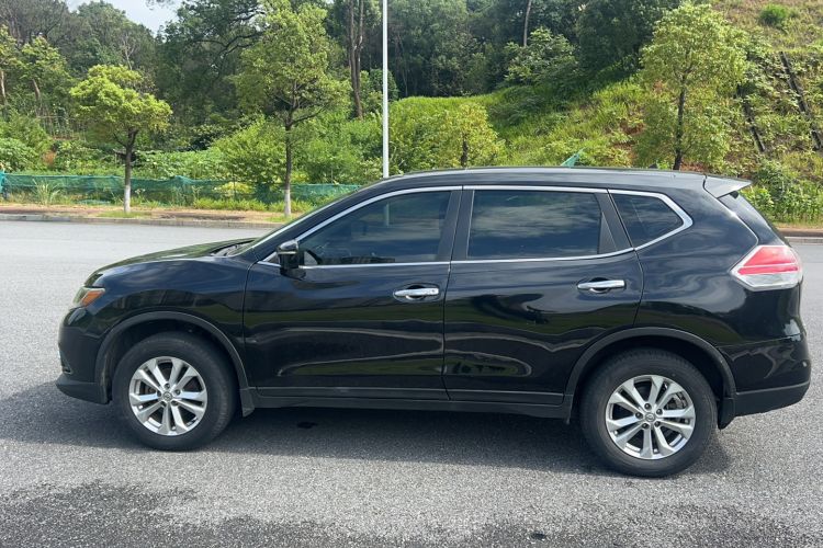 Used Nissan X-Trail 2015 2.0L CVT Comfort MAX Edition 2WD Exterior 8