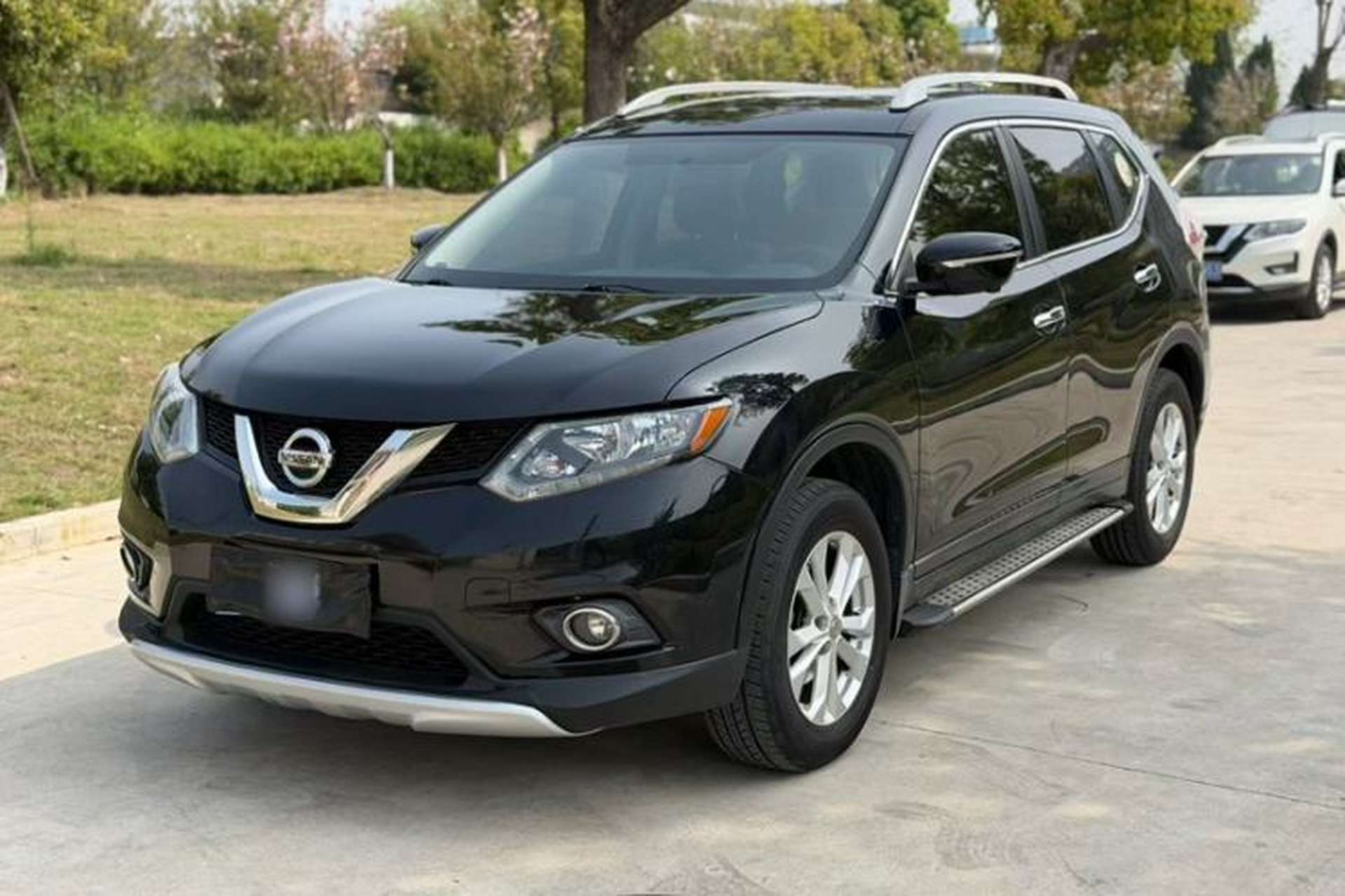 Used Nissan X-Trail 2015 2.0L CVT Comfort MAX Edition 2WD Front Left 45 Deg