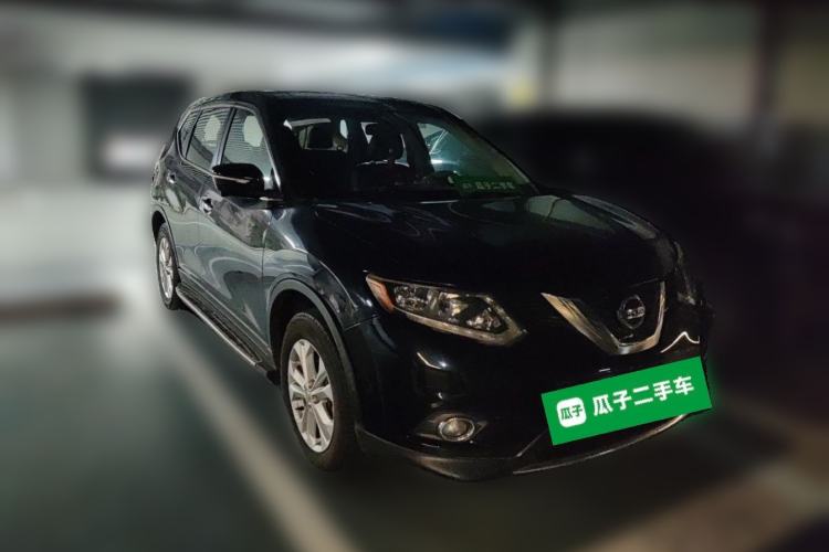 Used Nissan X-Trail 2015 2.0L CVT Comfort MAX Edition 2WD Front Right 45 Deg
