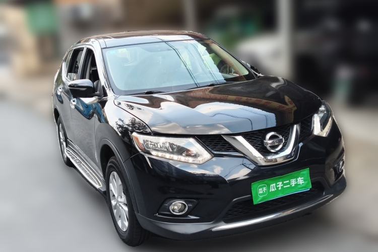 Used Nissan X-Trail 2015 2.0L CVT Comfort MAX Edition 2WD Front Right 45 Deg