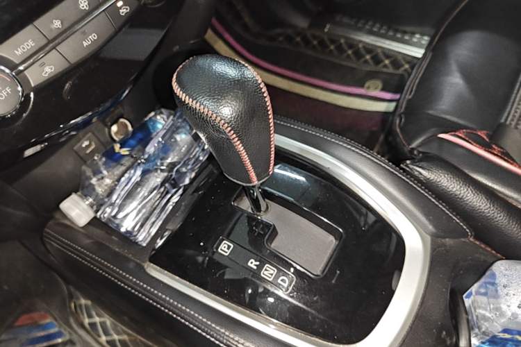 Used Nissan X-Trail 2015 2.0L CVT Comfort MAX Edition 2WD Gear Lever