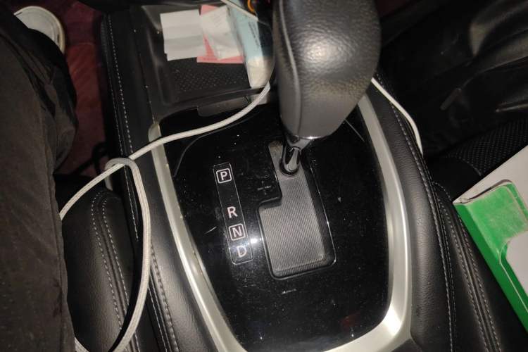 Used Nissan X-Trail 2015 2.0L CVT Comfort MAX Edition 2WD Gear Lever