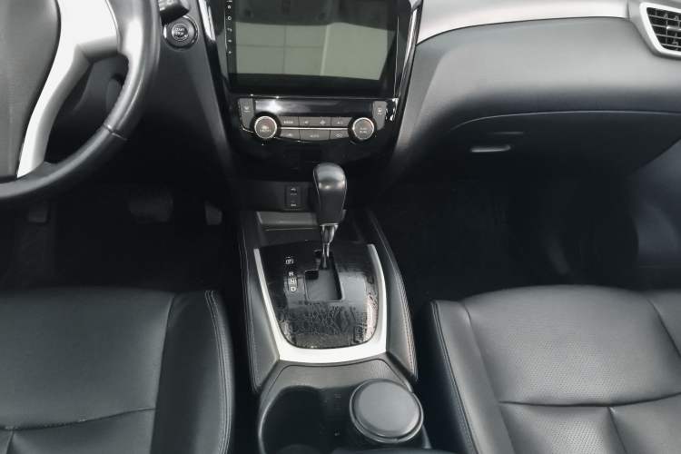 Used Nissan X-Trail 2015 2.0L CVT Comfort MAX Edition 2WD Gear Lever