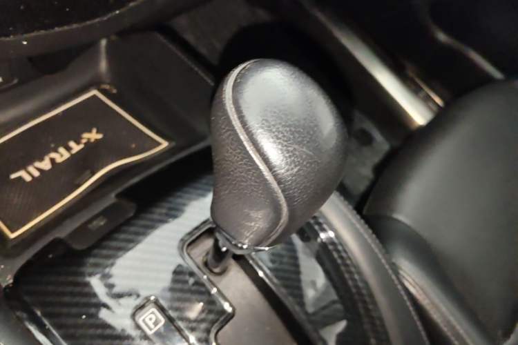 Used Nissan X-Trail 2015 2.5L CVT Leading MAX Edition 4WD Gear Lever
