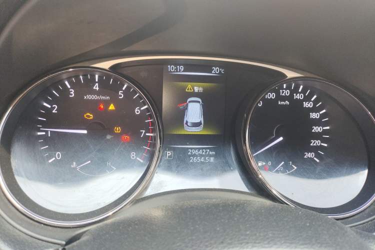 Used Nissan X-Trail 2015 2.0L CVT Comfort MAX Edition 2WD Instrument Cluster